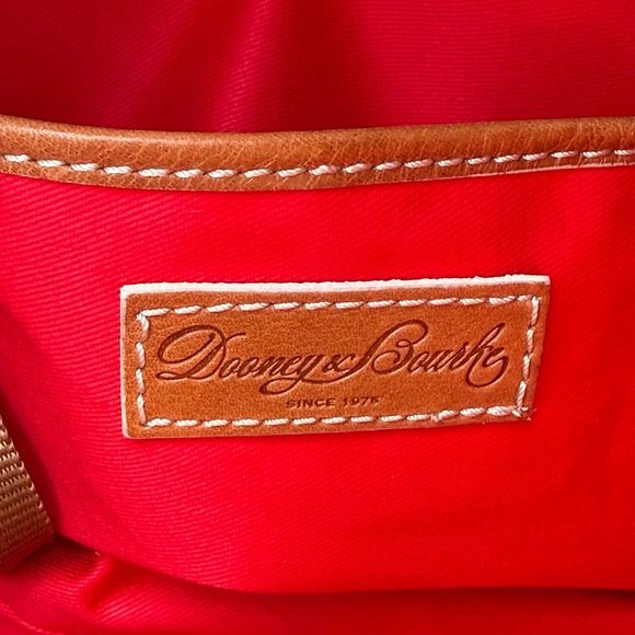 Gorgeous Vintage Dooney & Bourke Tan Florentine Leather Tote with Tassel - Picture 9 of 10